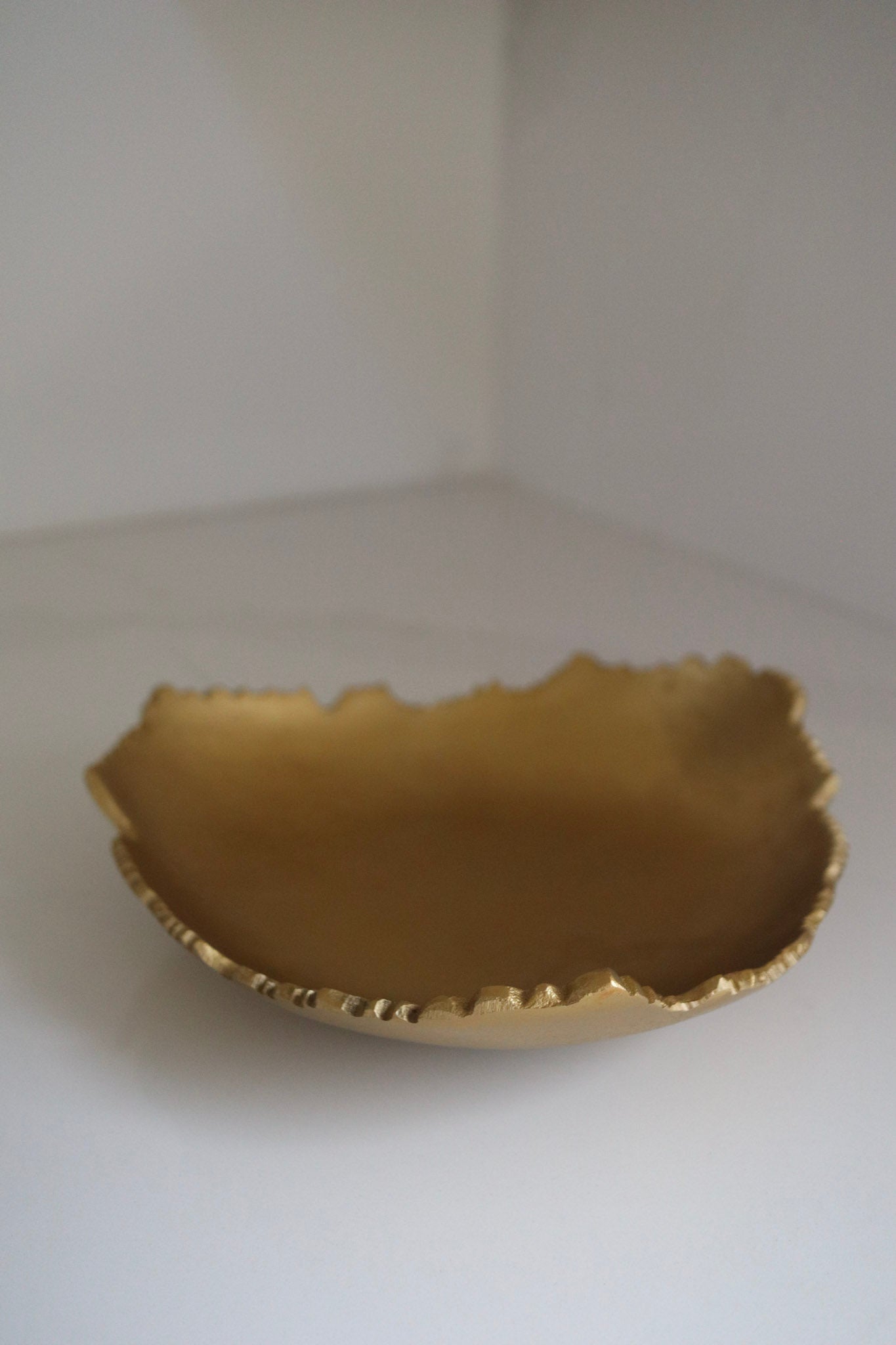 Gold texture 3 Point Bowl